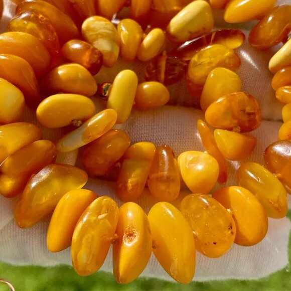Vintage Russian USSR Baltic Butterscotch Egg Yolk Honey Amber Necklace - Picture 4 of 7